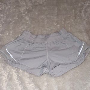 Lululemon, Hotty Hot 2.5 inch, White Shorts, Size 4